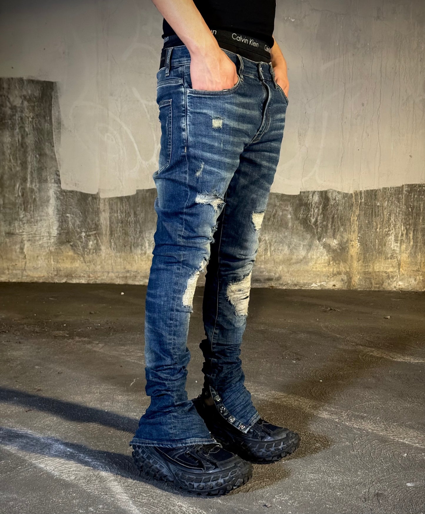 Thrashed Indigo Jean