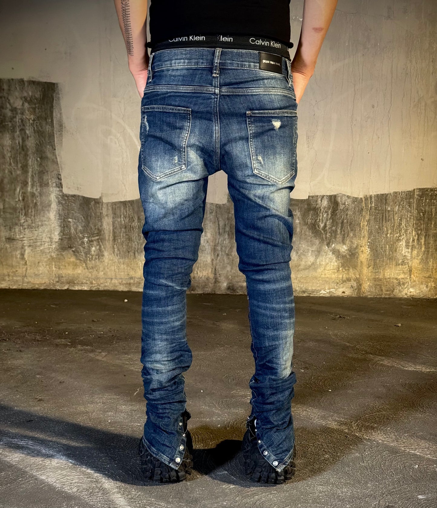 Thrashed Indigo Jean